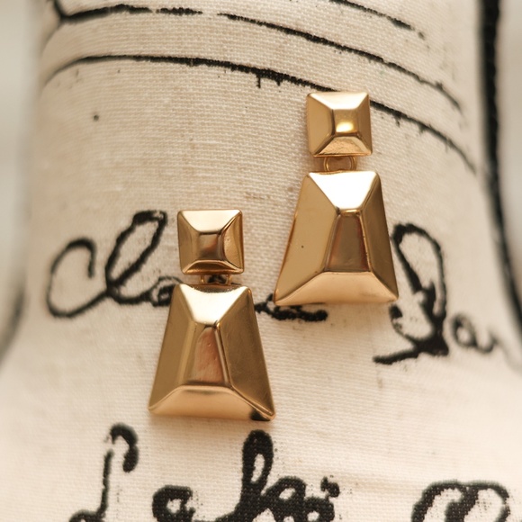 Gold Metal Chunky Dangle Earrings - Picture 4 of 4